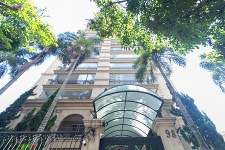 Apartamento à venda com 135m², 3 quartos e 2 vagas Apartamento à venda com 135m², 3 quartos e 2 vagasFachada e portaria