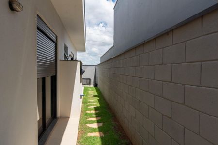 Casa de condomínio à venda com 200m², 3 quartos e 2 vagas Casa de condomínio à venda com 200m², 3 quartos e 2 vagasCorredor Externo