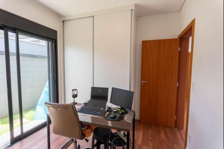 Casa de condomínio à venda com 200m², 3 quartos e 2 vagas Casa de condomínio à venda com 200m², 3 quartos e 2 vagasSuíte 2