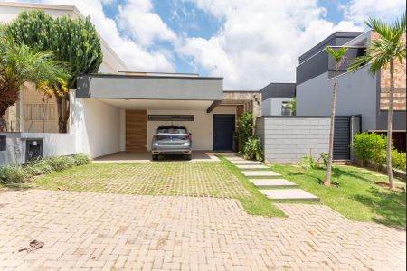 Casa de condomínio à venda com 200m², 3 quartos e 2 vagas Casa de condomínio à venda com 200m², 3 quartos e 2 vagasFachada