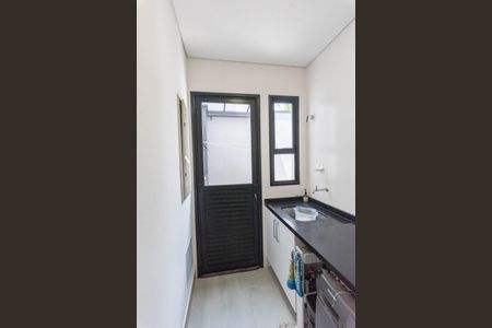 Casa de condomínio à venda com 200m², 3 quartos e 2 vagas Casa de condomínio à venda com 200m², 3 quartos e 2 vagasÁrea de Serviço