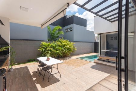 Casa de condomínio à venda com 200m², 3 quartos e 2 vagas Casa de condomínio à venda com 200m², 3 quartos e 2 vagasEspaço Gourmet