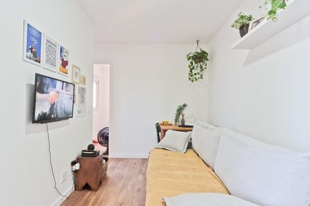 Sala de apartamento para alugar com 2 quartos, 40m² em Vila Palmeiras, São Paulo