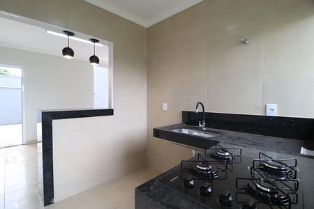 Casa para alugar com 50m², 2 quartos e 4 vagasCozinha