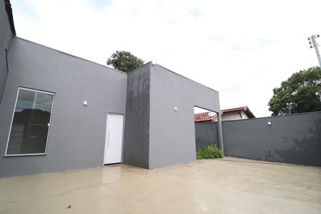 Casa para alugar com 50m², 2 quartos e 4 vagasFachada