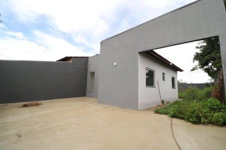 Casa para alugar com 50m², 2 quartos e 4 vagasFachada