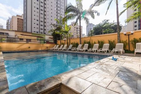 Apartamento para alugar com 112m², 3 quartos e 2 vagas Apartamento para alugar com 112m², 3 quartos e 2 vagasÁrea comum - Piscina