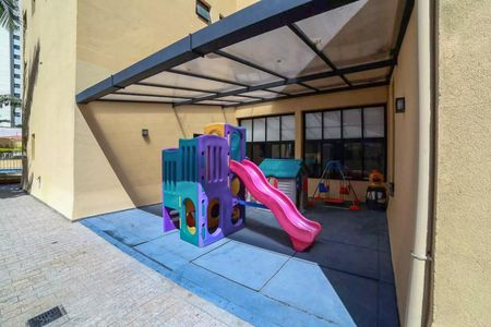 Apartamento para alugar com 112m², 3 quartos e 2 vagas Apartamento para alugar com 112m², 3 quartos e 2 vagasÁrea comum - Playground