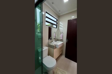 Casa à venda com 150m², 3 quartos e 3 vagas Casa à venda com 150m², 3 quartos e 3 vagasBanheiro 1