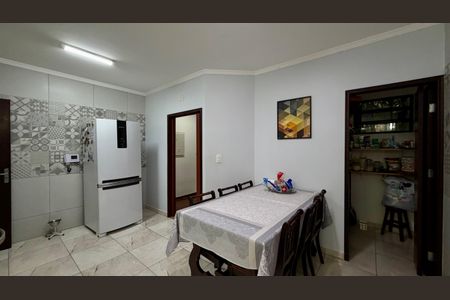 Casa à venda com 150m², 3 quartos e 3 vagas Casa à venda com 150m², 3 quartos e 3 vagasCozinha 4