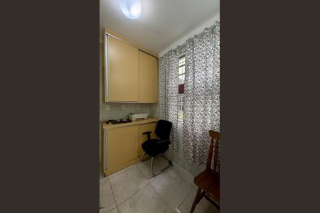 Casa à venda com 150m², 3 quartos e 3 vagas Casa à venda com 150m², 3 quartos e 3 vagasEscritório 1