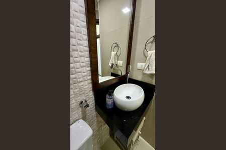 Casa à venda com 150m², 3 quartos e 3 vagas Casa à venda com 150m², 3 quartos e 3 vagasBanheiro 3