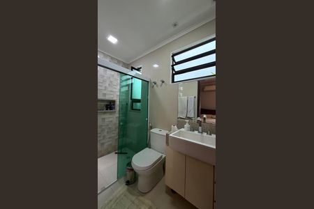 Casa à venda com 150m², 3 quartos e 3 vagas Casa à venda com 150m², 3 quartos e 3 vagasBanheiro 1