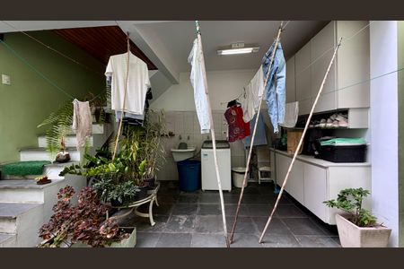 Casa à venda com 150m², 3 quartos e 3 vagas Casa à venda com 150m², 3 quartos e 3 vagasÁrea de Serviço 3