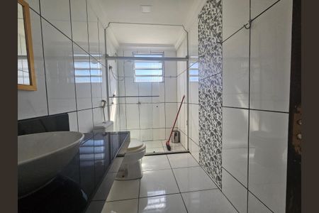 Casa para alugar com 410m², 5 quartos e 2 vagasBanheiro Corredor