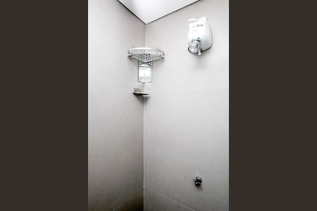 Banheiro de apartamento para alugar com 1 quarto, 40m² em Higienópolis, Porto Alegre