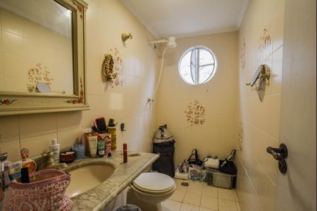 Casa para alugar com 185m², 3 quartos e 2 vagasBanheiro Social