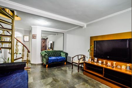 Casa para alugar com 185m², 3 quartos e 2 vagasSala