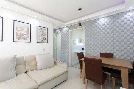 Sala de apartamento para alugar com 2 quartos, 42m² em Jardim Nélia, Ferraz de Vasconcelos