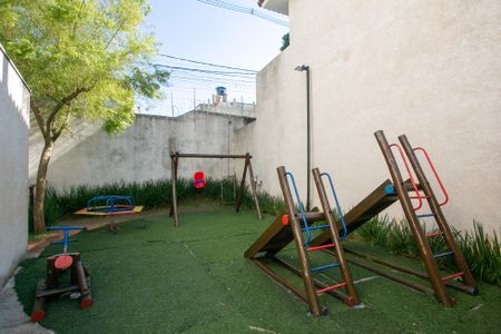 Apartamento para alugar com 42m², 2 quartos e 1 vaga Apartamento para alugar com 42m², 2 quartos e 1 vagaÁrea comum - Playground