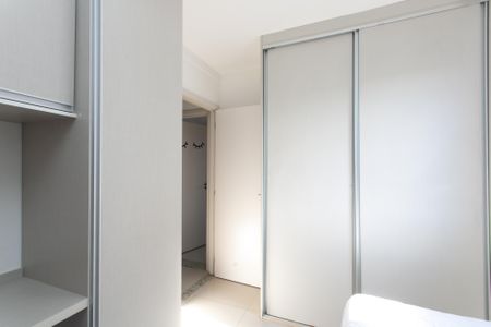 Quarto 1  de apartamento para alugar com 2 quartos, 42m² em Jardim Nélia, Ferraz de Vasconcelos