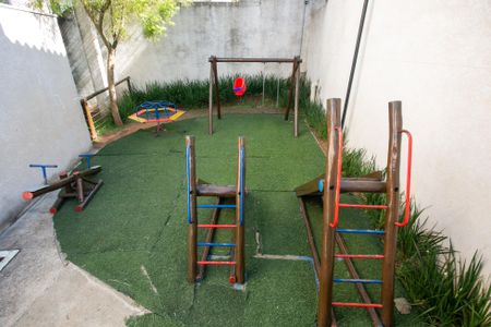 Apartamento para alugar com 42m², 2 quartos e 1 vaga Apartamento para alugar com 42m², 2 quartos e 1 vagaÁrea comum - Playground