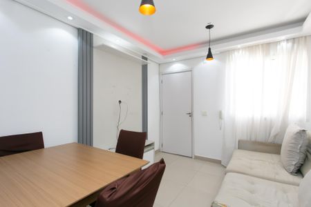 Sala de apartamento para alugar com 2 quartos, 42m² em Jardim Nélia, Ferraz de Vasconcelos
