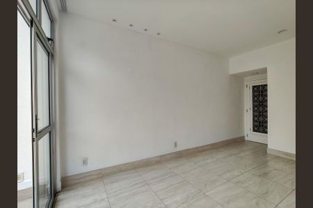 Apartamento para alugar com 123m², 3 quartos e sem vaga Apartamento para alugar com 123m², 3 quartos e sem vagaSala