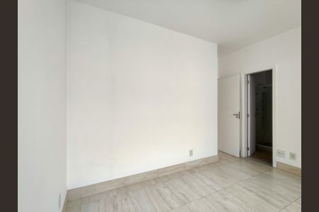 Apartamento para alugar com 123m², 3 quartos e sem vaga Apartamento para alugar com 123m², 3 quartos e sem vagaSuíte