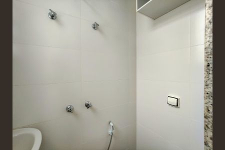 Apartamento para alugar com 123m², 3 quartos e sem vaga Apartamento para alugar com 123m², 3 quartos e sem vagaBanheiro de serviço