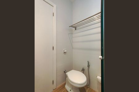 Apartamento para alugar com 123m², 3 quartos e sem vaga Apartamento para alugar com 123m², 3 quartos e sem vagaBanheiro da Suíte