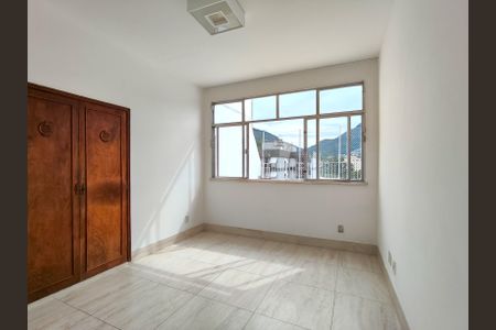 Apartamento para alugar com 123m², 3 quartos e sem vaga Apartamento para alugar com 123m², 3 quartos e sem vagaQuarto 1