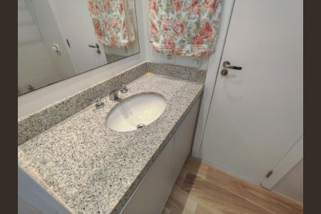 Apartamento para alugar com 123m², 3 quartos e sem vaga Apartamento para alugar com 123m², 3 quartos e sem vagaBanheiro da Suíte
