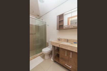 Banheiro  de apartamento para alugar com 1 quarto, 45m² em Menino Deus, Porto Alegre