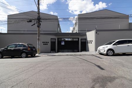 Casa para alugar com 300m², 3 quartos e 2 vagas Casa para alugar com 300m², 3 quartos e 2 vagasFachada