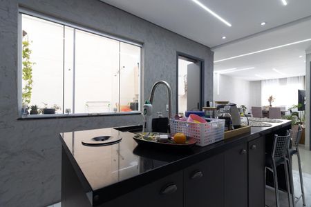 Casa para alugar com 300m², 3 quartos e 2 vagas Casa para alugar com 300m², 3 quartos e 2 vagasCozinha