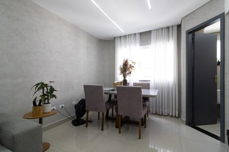 Casa para alugar com 300m², 3 quartos e 2 vagas Casa para alugar com 300m², 3 quartos e 2 vagasSala