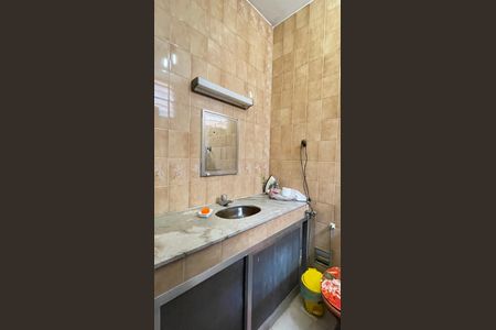 Casa para alugar com 157m², 4 quartos e 1 vagaBanheiro