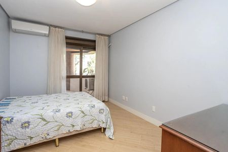 Quarto 1 de apartamento para alugar com 4 quartos, 259m² em Mont’Serrat, Porto Alegre