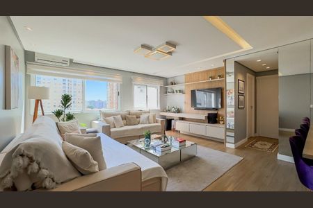 Sala  de apartamento para alugar com 2 quartos, 70m² em Vila Ipiranga, Porto Alegre