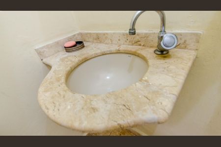 Casa para alugar com 576m², 4 quartos e 4 vagasLavabo