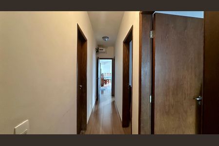 Apartamento à venda com 240m², 4 quartos e 1 vagaCorredor 