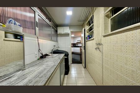 Apartamento à venda com 240m², 4 quartos e 1 vagaÁrea de serviço 