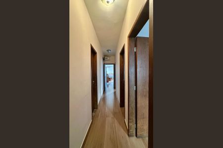 Apartamento à venda com 240m², 4 quartos e 1 vagaCorredor 