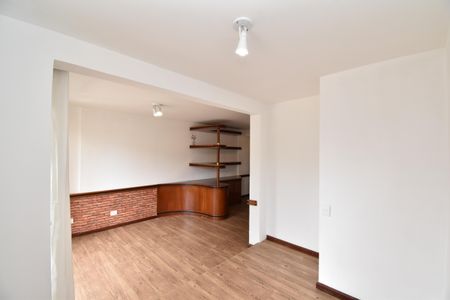 Sala de apartamento para alugar com 2 quartos, 66m² em Campina do Siqueira, Curitiba