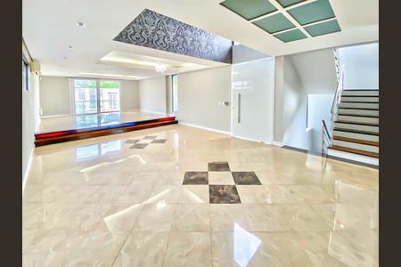 Sala  de casa para alugar com 4 quartos, 597m² em Espírito Santo, Porto Alegre