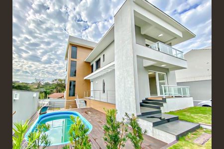 Casa para alugar com 597m², 4 quartos e 6 vagasÁrea Externa 