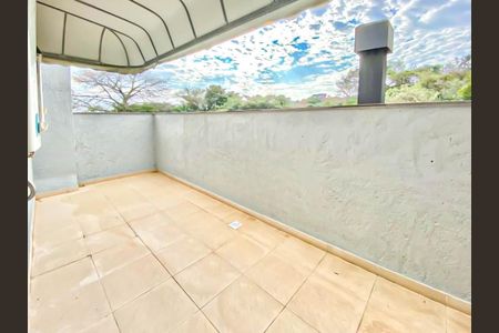 Casa para alugar com 597m², 4 quartos e 6 vagasÁrea Externa 