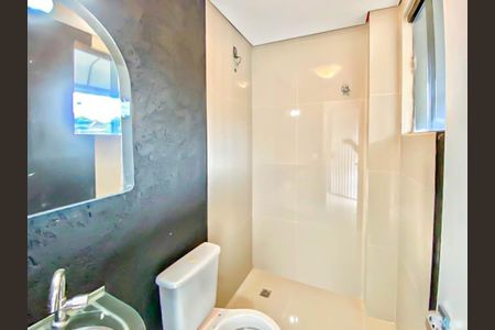 Casa para alugar com 597m², 4 quartos e 6 vagasBanheiro 1