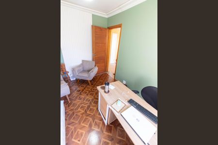 Casa à venda com 465m², 4 quartos e 6 vagas Casa à venda com 465m², 4 quartos e 6 vagasESCRITÓRIO PISO INFERIOR